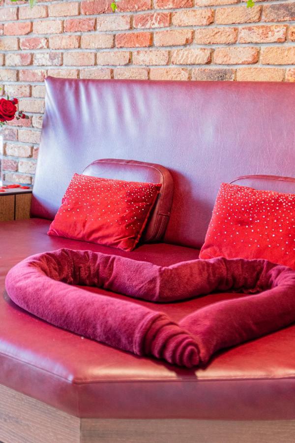 Jacuzzi - Love - Bdsm - Extra Luxury - Ev Chargger - Valentine'S Day - Red Room - Flexible Selfcheckins 28 자그레브 외부 사진